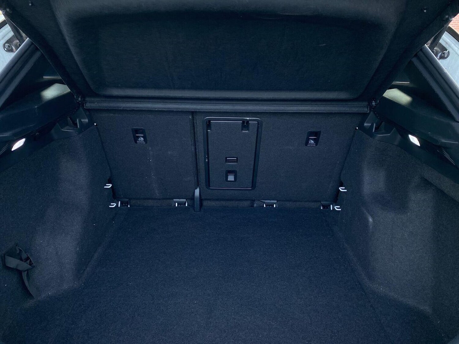 Used Volkswagen ID.4 2022 for sale - 76554265: Photo 18