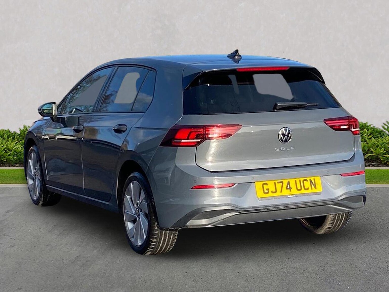 Used Volkswagen Golf 2024 for sale - 76893265: Photo 2