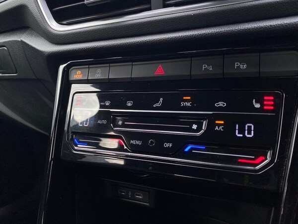 Used Volkswagen T-Roc 2023 for sale - 76207449: Photo 12