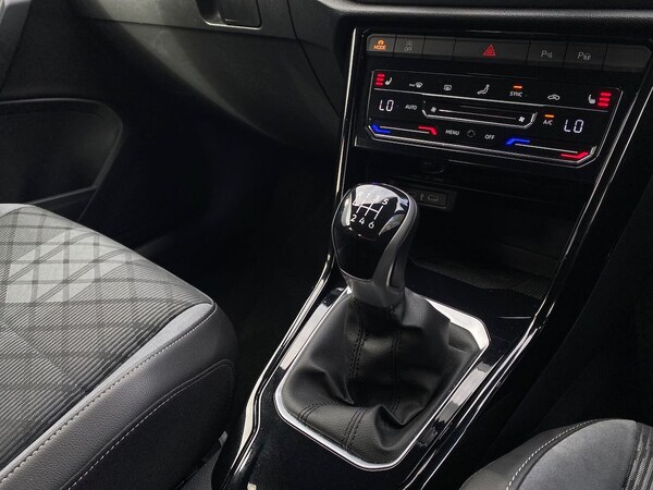 Used Volkswagen T-Roc 2023 for sale - 76207449: Photo 13