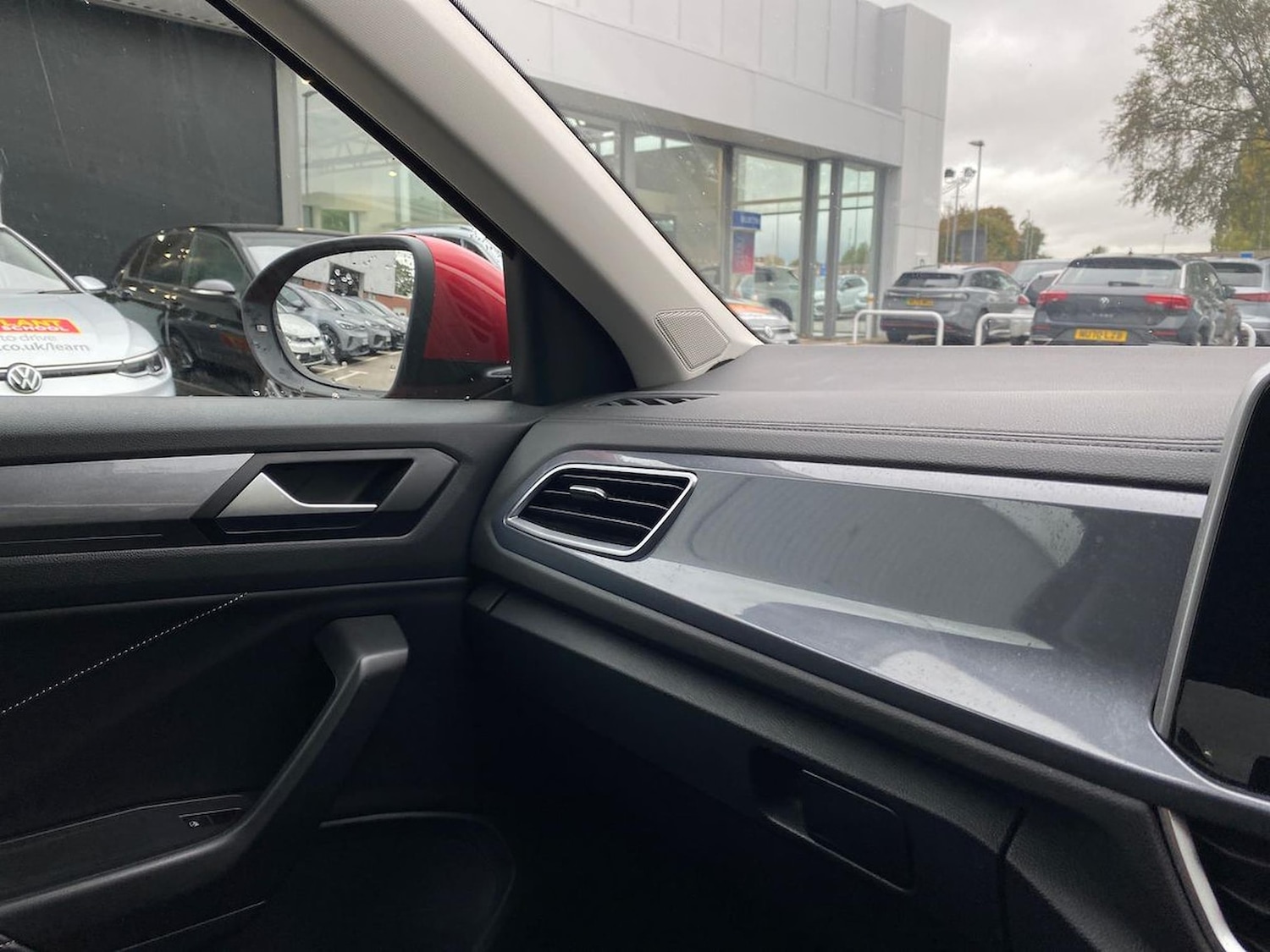 Used Volkswagen T-Roc 2022 for sale - 76198497: Photo 21