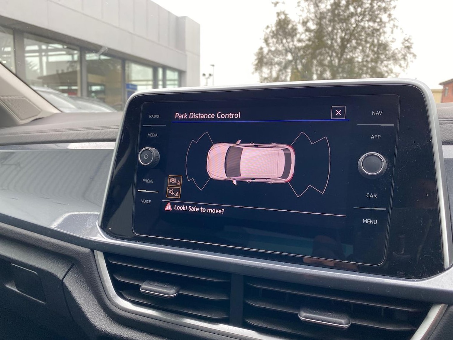 Used Volkswagen T-Roc 2022 for sale - 76198497: Photo 23