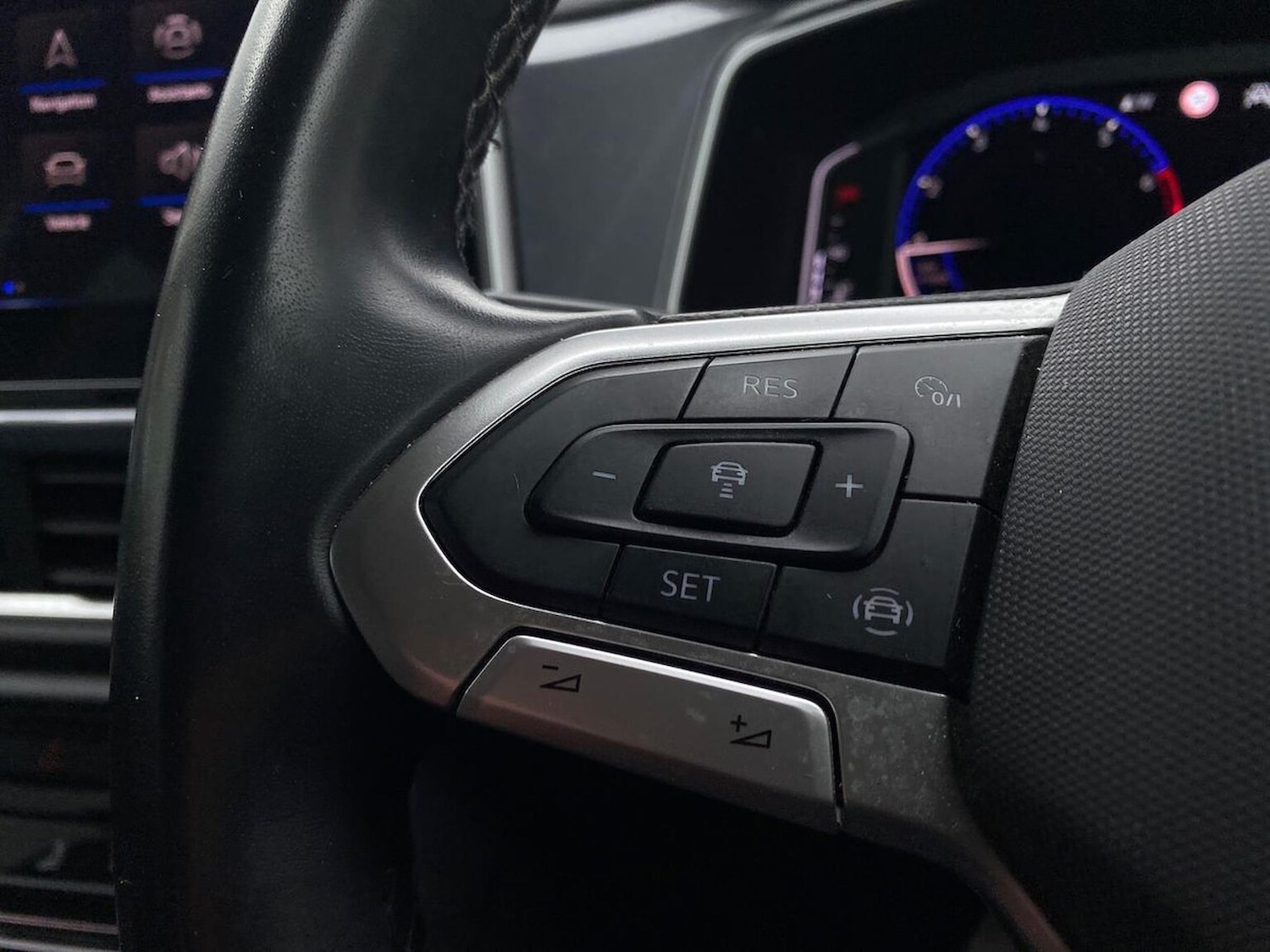 Used Volkswagen T-Roc 2022 for sale - 76198497: Photo 26