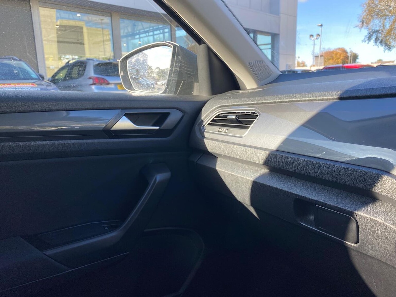 Used Volkswagen T-Roc 2021 for sale - 76383333: Photo 31