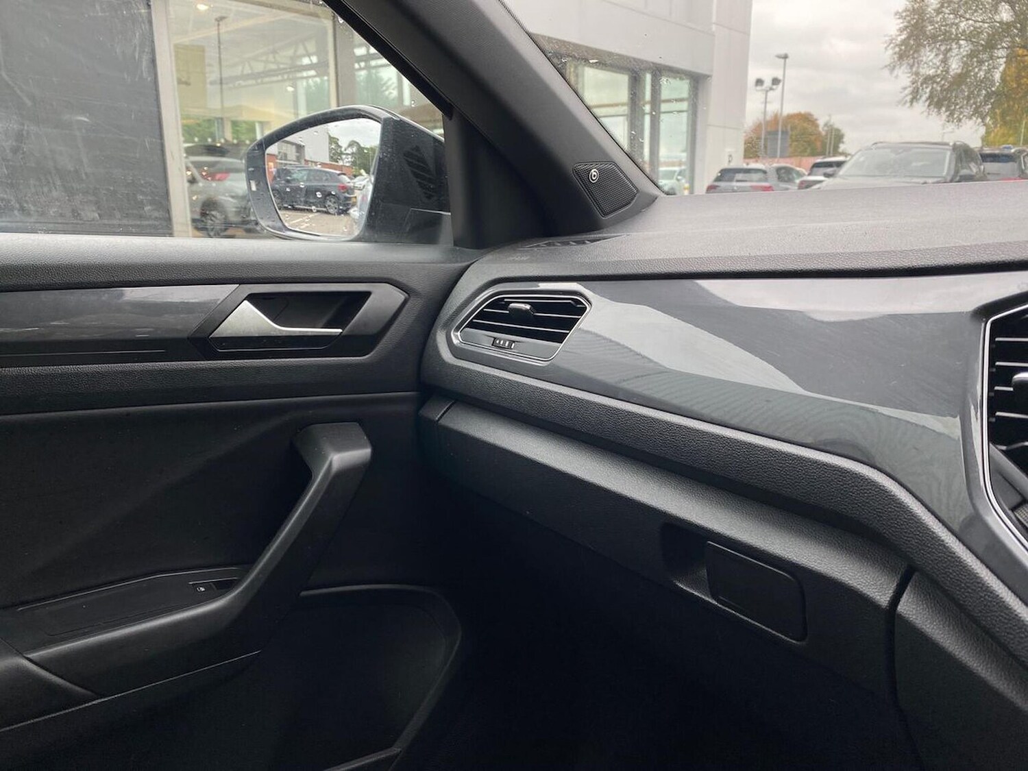 Used Volkswagen T-Roc 2021 for sale - 76281137: Photo 31