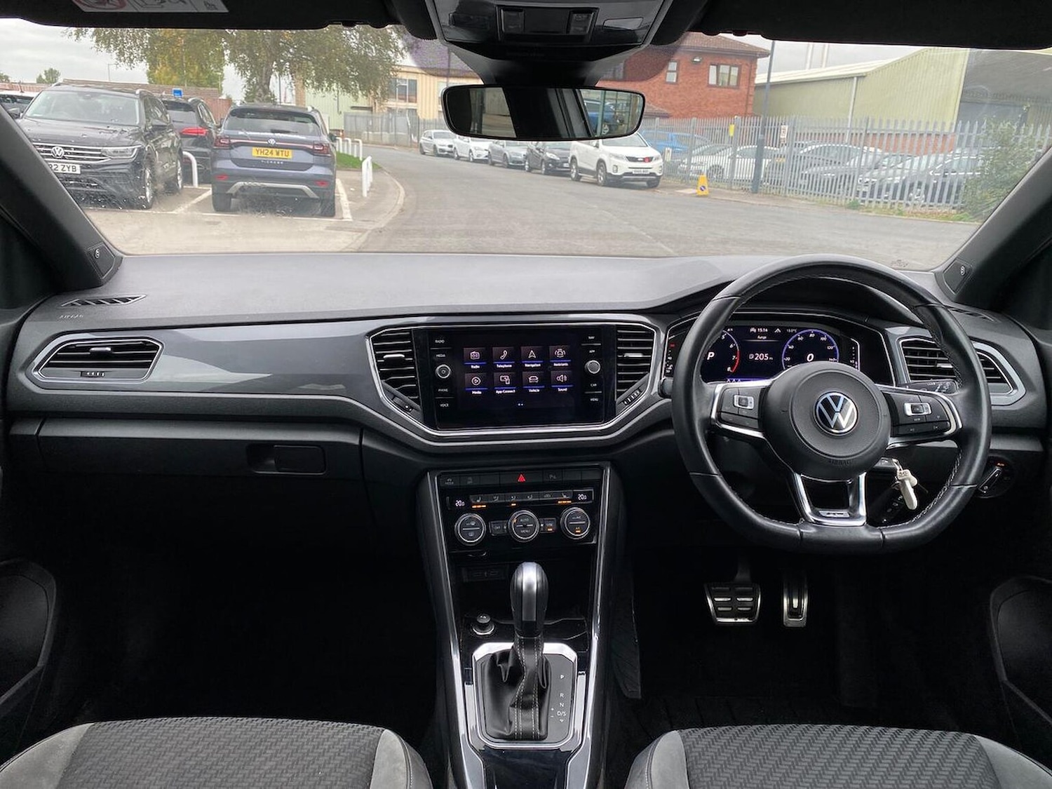 Used Volkswagen T-Roc 2021 for sale - 76281137: Photo 9