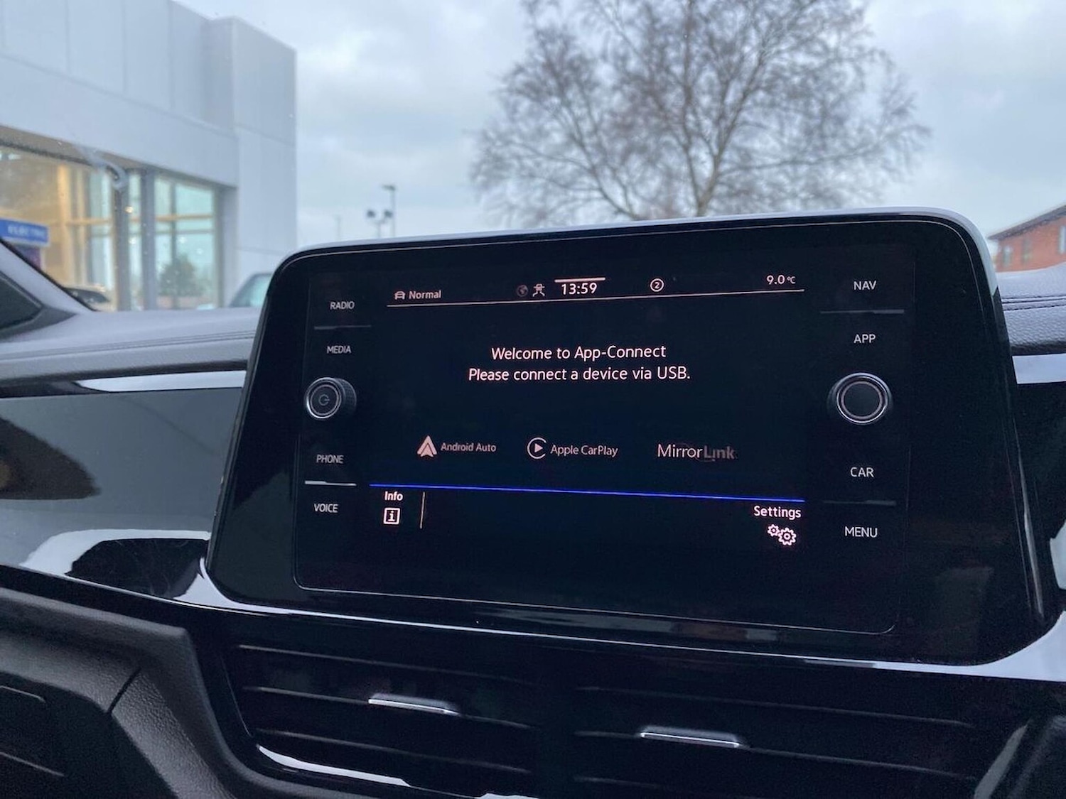 Used Volkswagen T-Roc 2022 for sale - 77024216: Photo 13