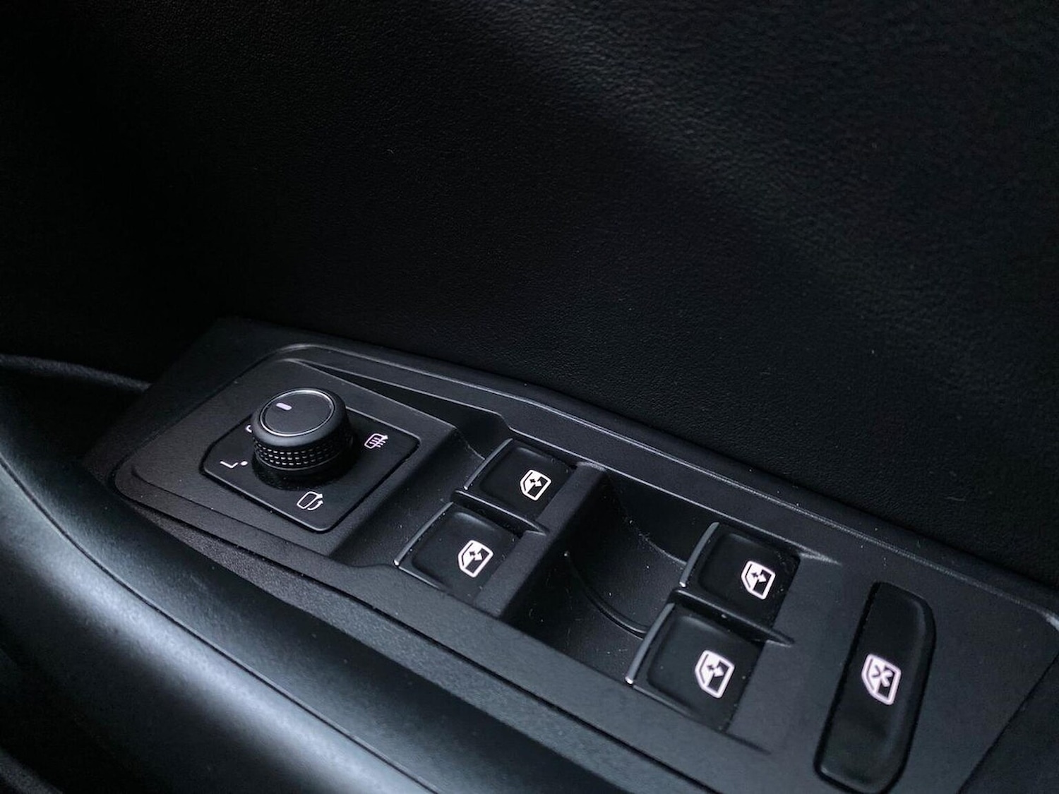 Used Volkswagen T-Roc 2022 for sale - 77024216: Photo 23