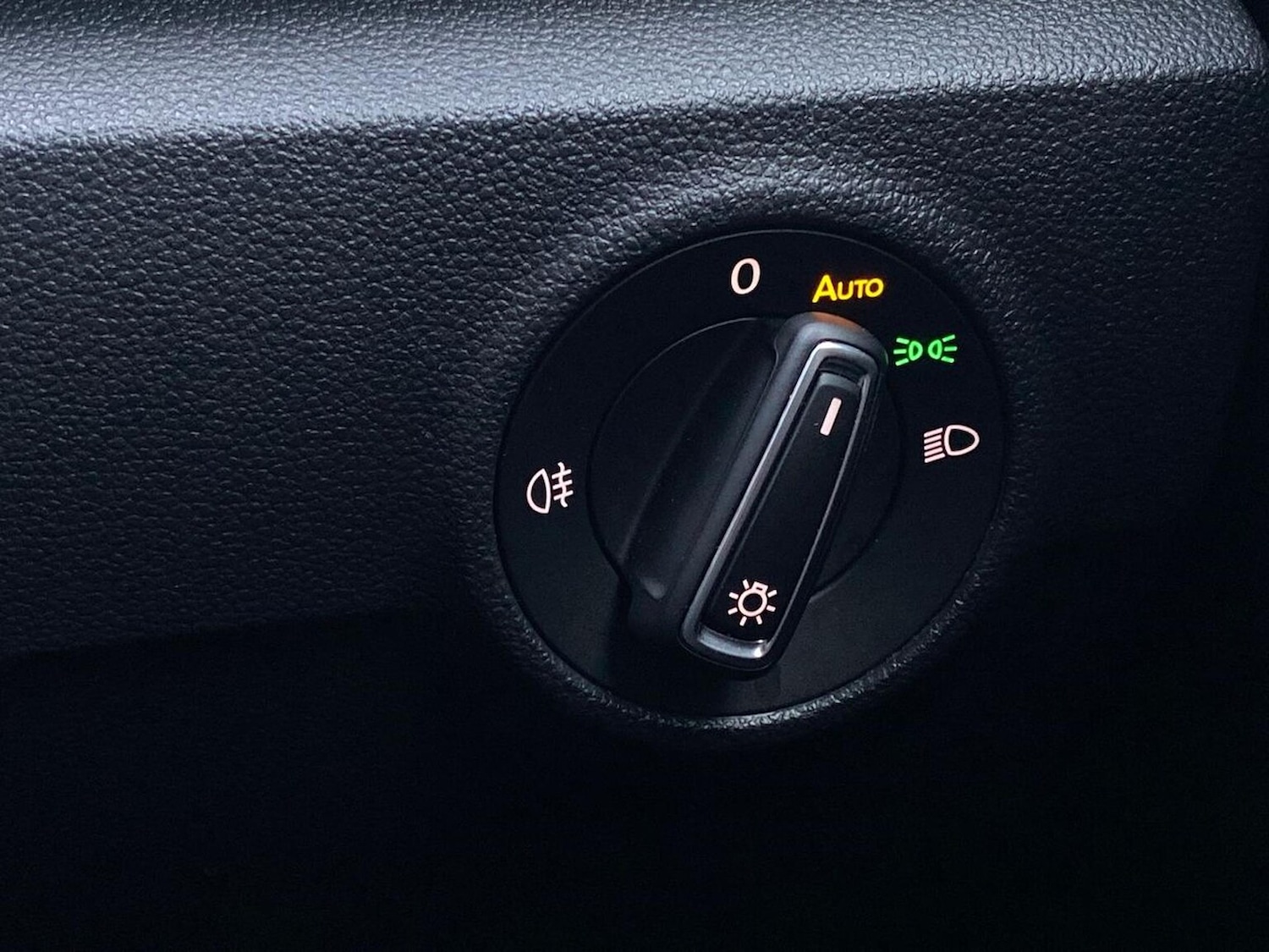 Used Volkswagen T-Roc 2022 for sale - 77024216: Photo 24