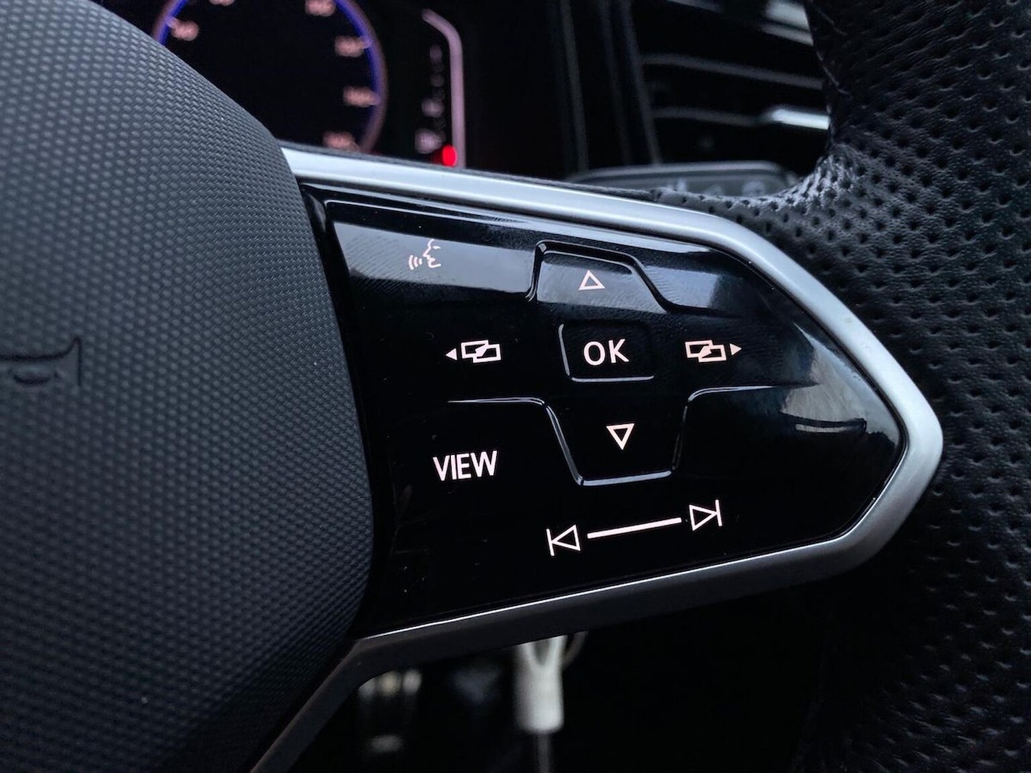 Used Volkswagen T-Roc 2022 for sale - 77024216: Photo 28