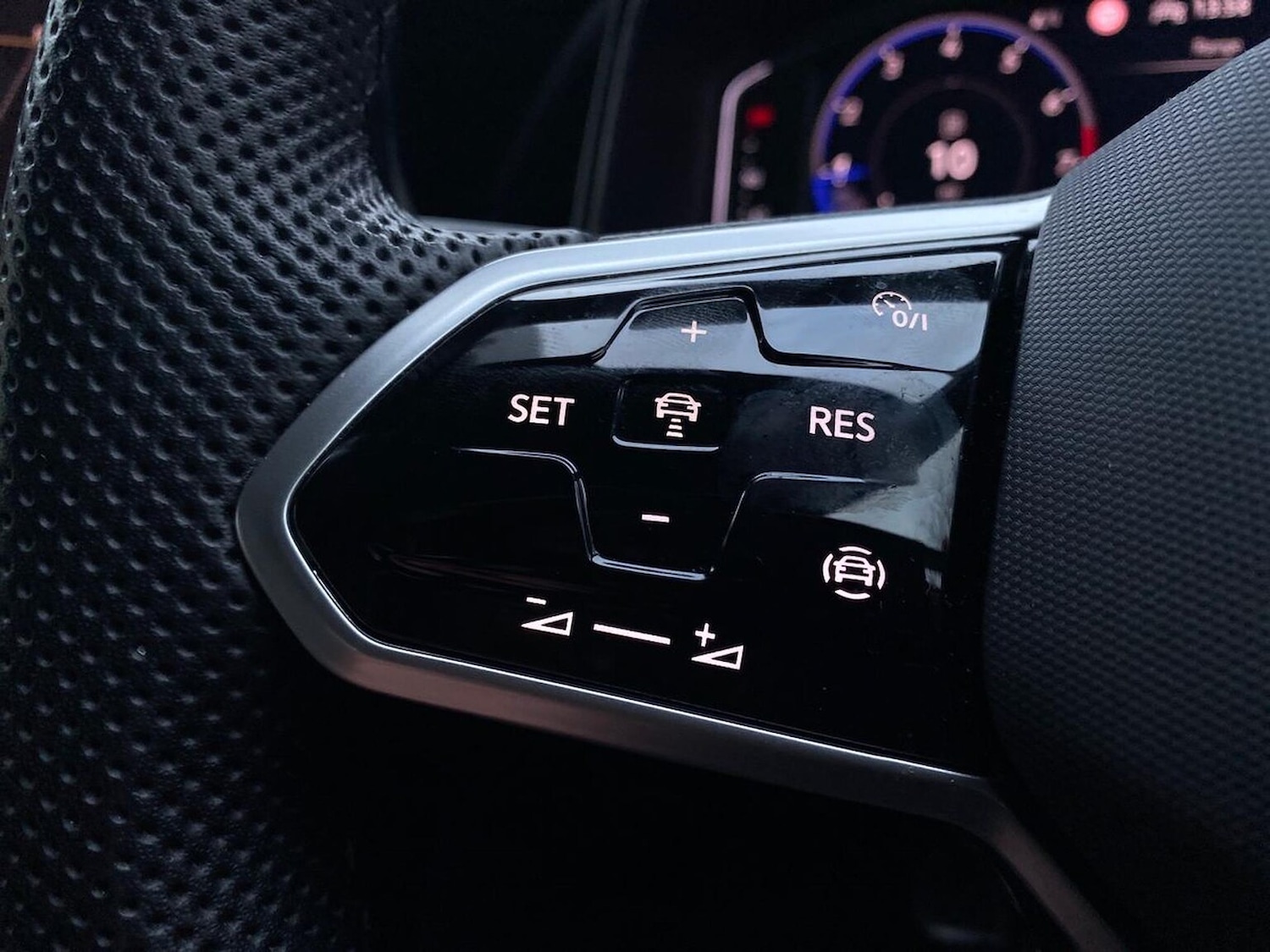 Used Volkswagen T-Roc 2022 for sale - 77024216: Photo 29