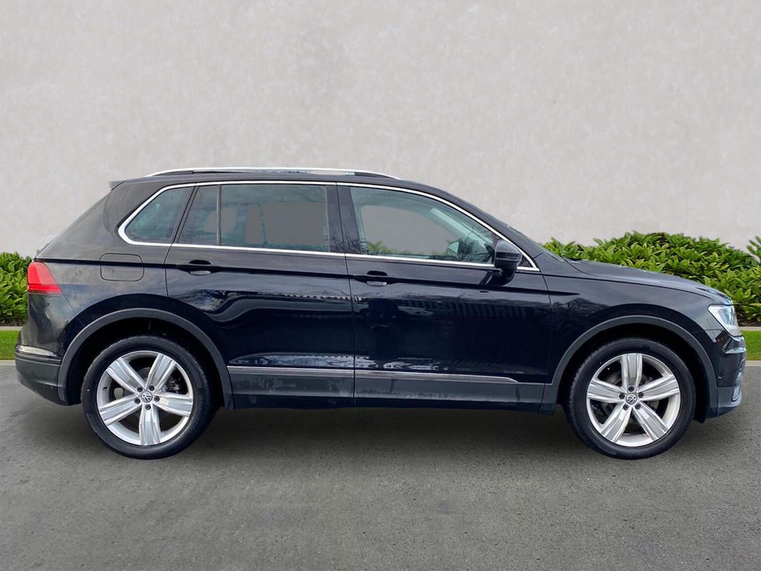 Used Volkswagen Tiguan 2020 for sale - 76628204: Photo 3