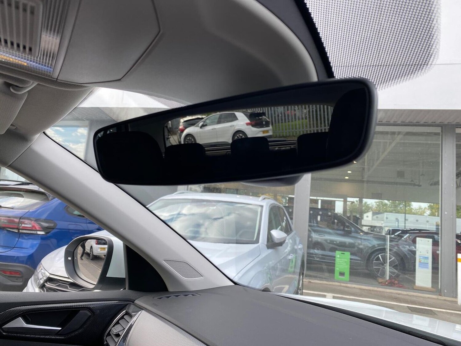 Used Volkswagen T-Cross 2025 for sale - 76142992: Photo 14