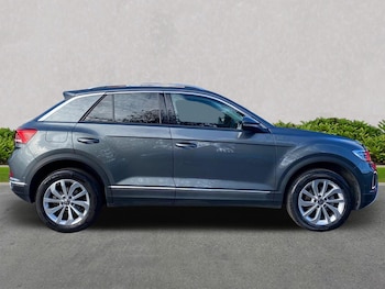Used Volkswagen T-Roc 2022 for sale - 75968909: Photo