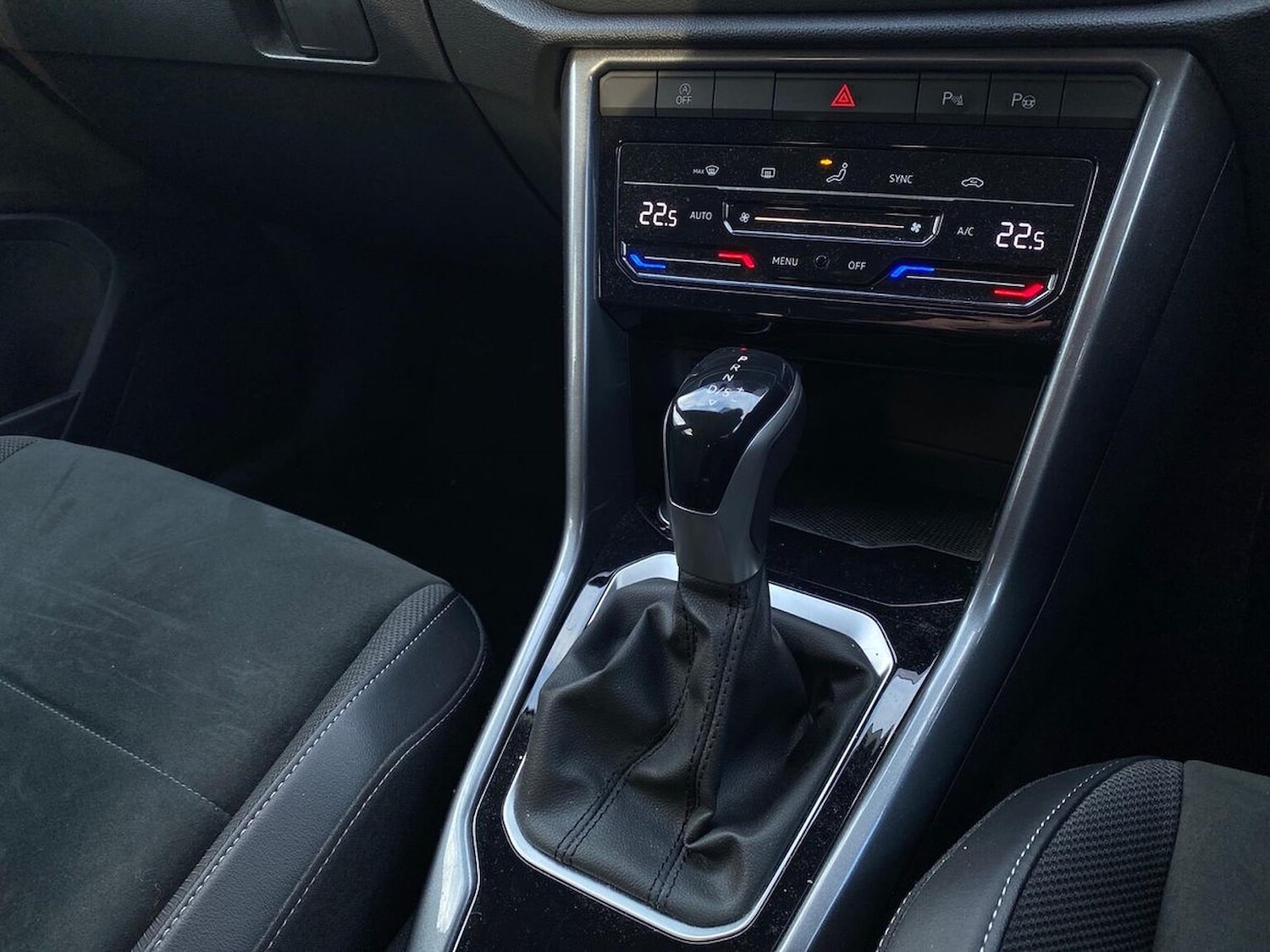 Used Volkswagen T-Roc 2022 for sale - 77676349: Photo 13