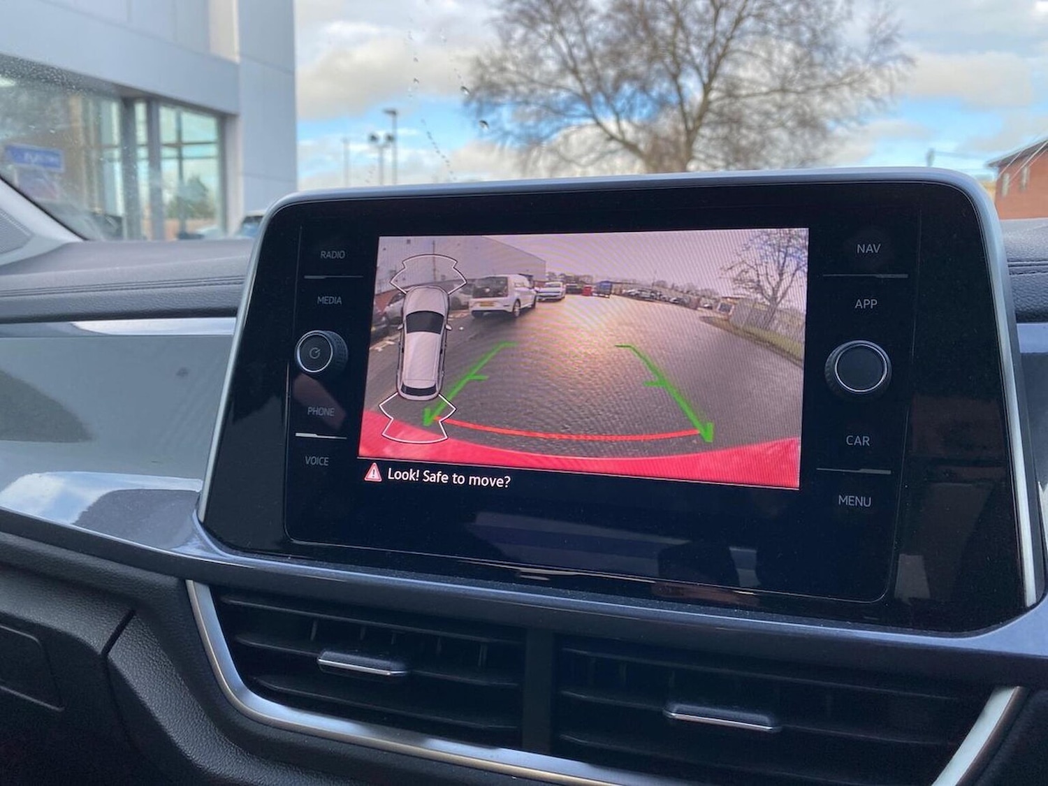 Used Volkswagen T-Roc 2022 for sale - 77676349: Photo 23