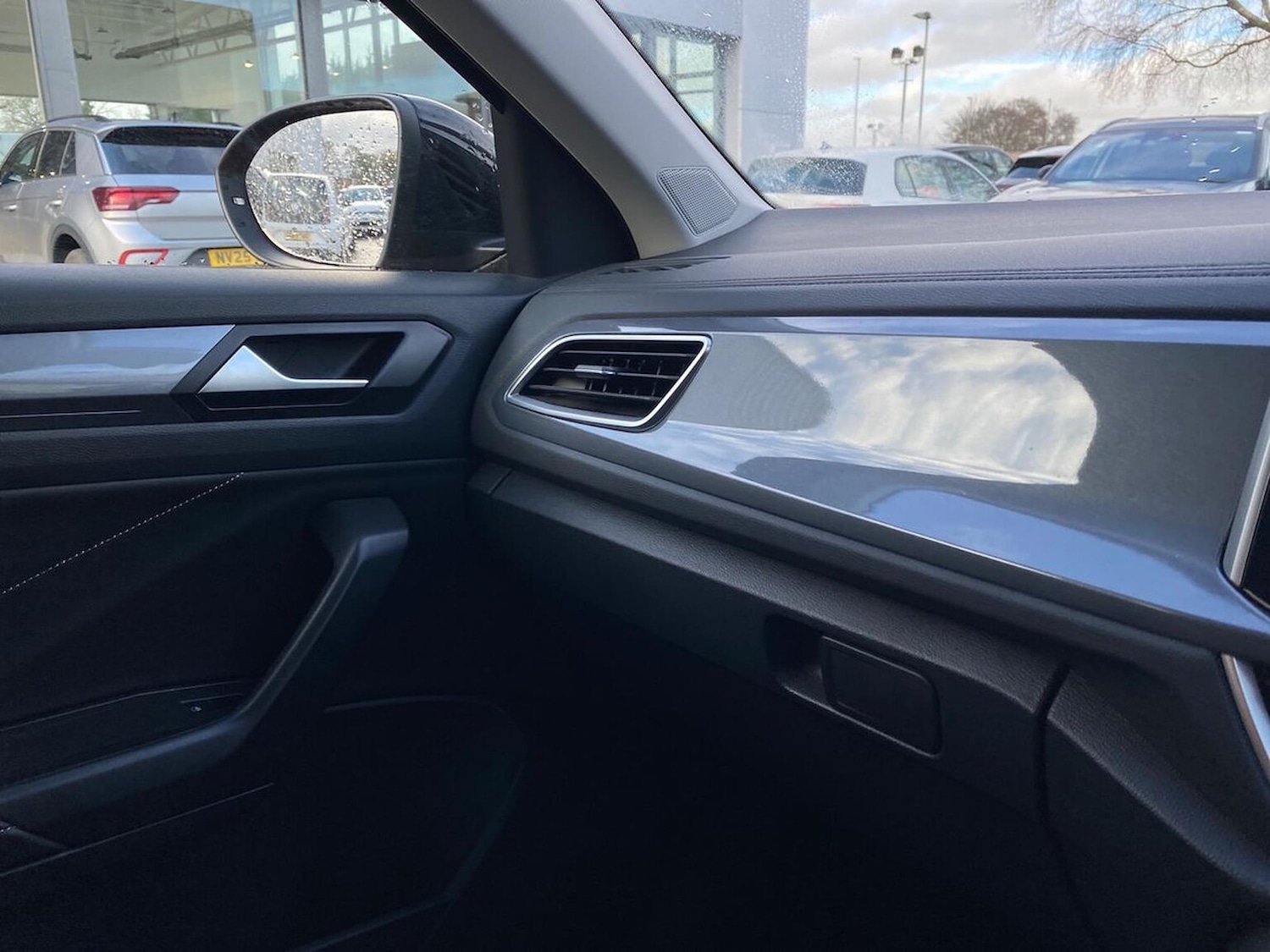 Used Volkswagen T-Roc 2022 for sale - 77676349: Photo 25