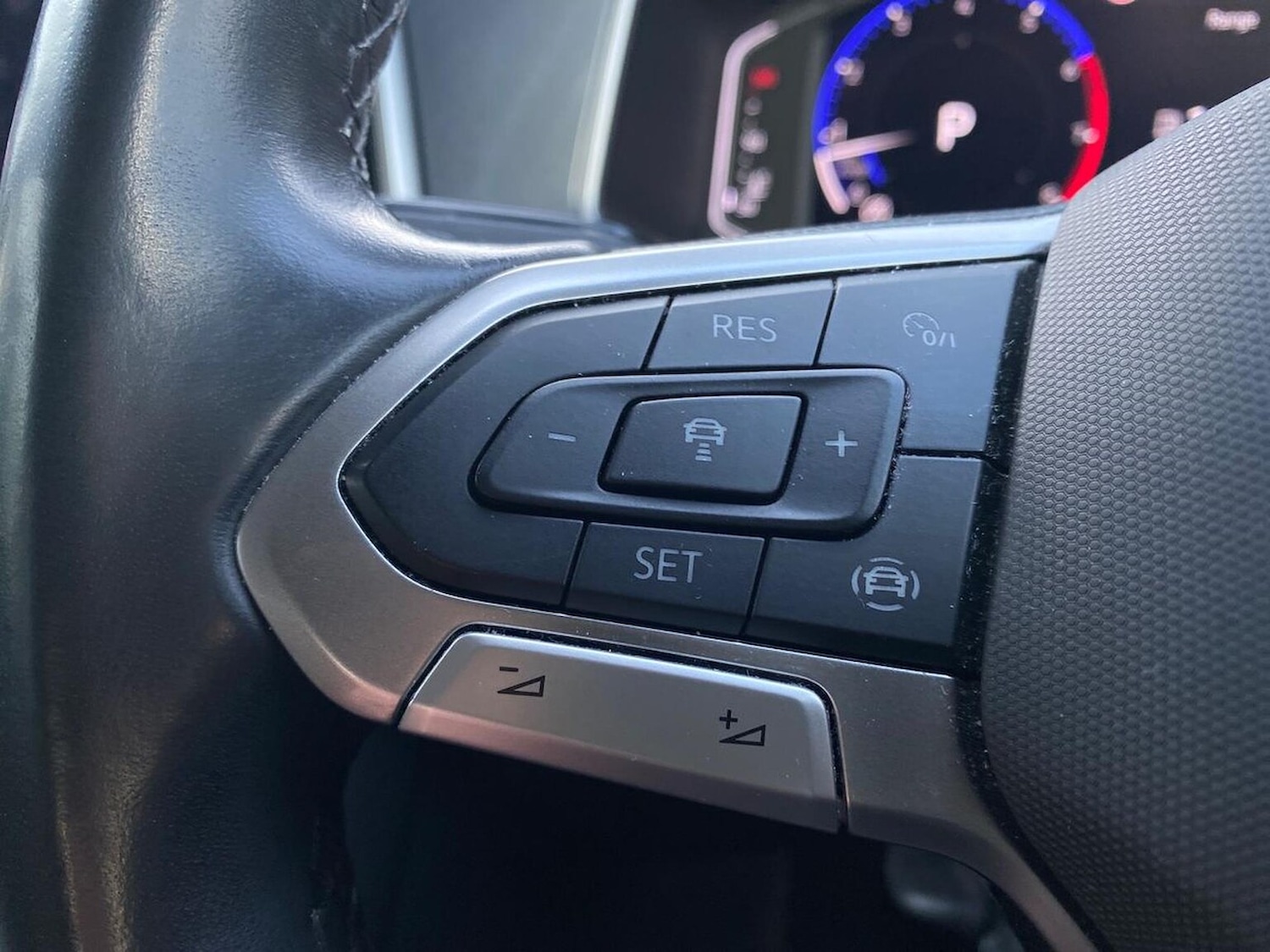 Used Volkswagen T-Roc 2022 for sale - 77676349: Photo 27