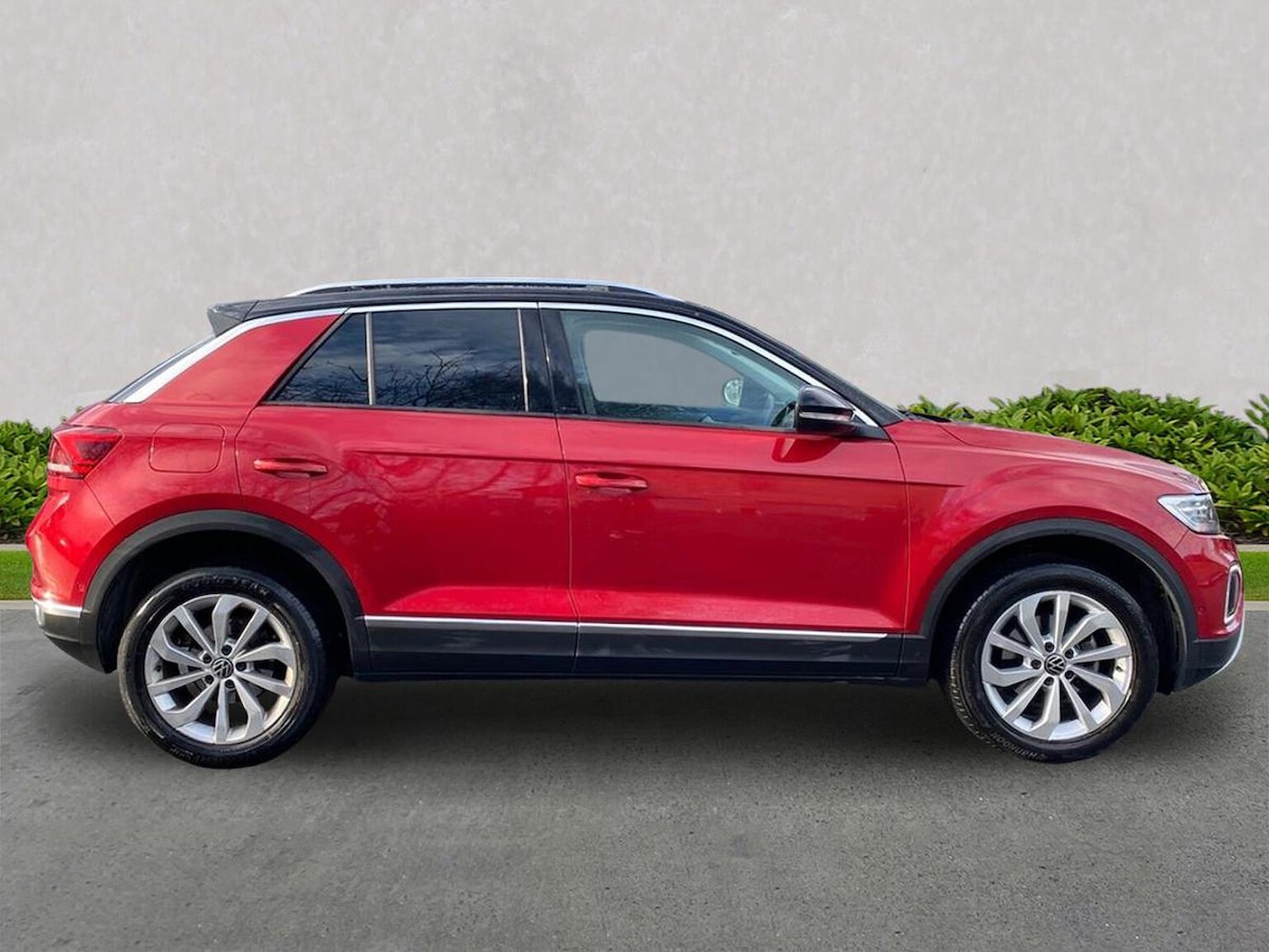 Used Volkswagen T-Roc 2022 for sale - 77676349: Photo 3
