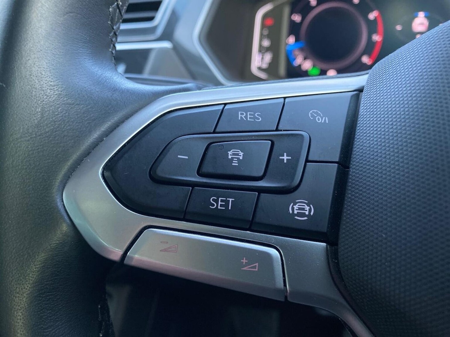 Used Volkswagen Tiguan 2020 for sale - 76735603: Photo 27