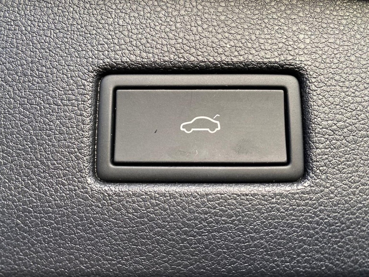 Used Volkswagen Tiguan 2020 for sale - 76735603: Photo 35