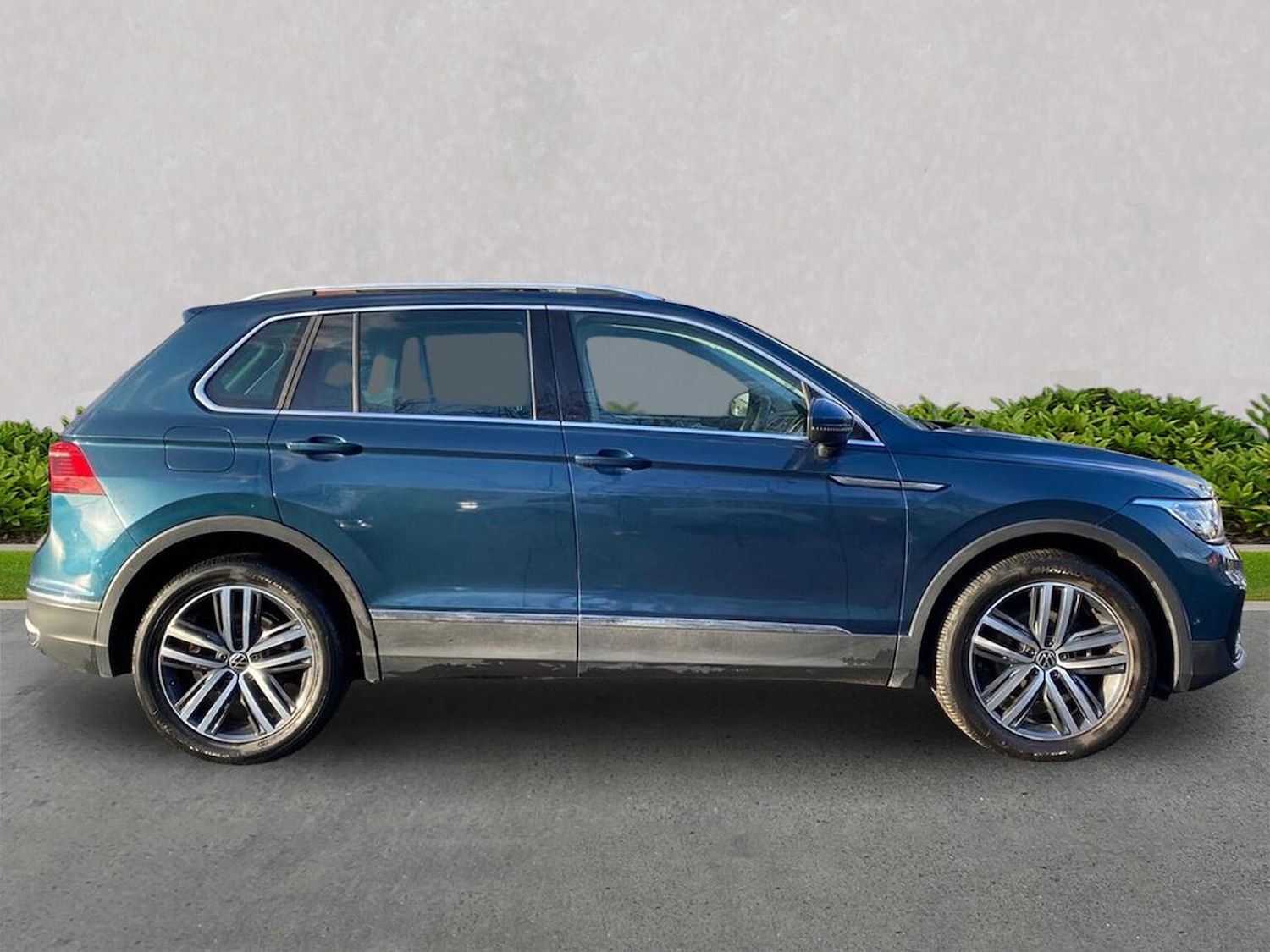 Used Volkswagen Tiguan 2020 for sale - 76735603: Photo 4