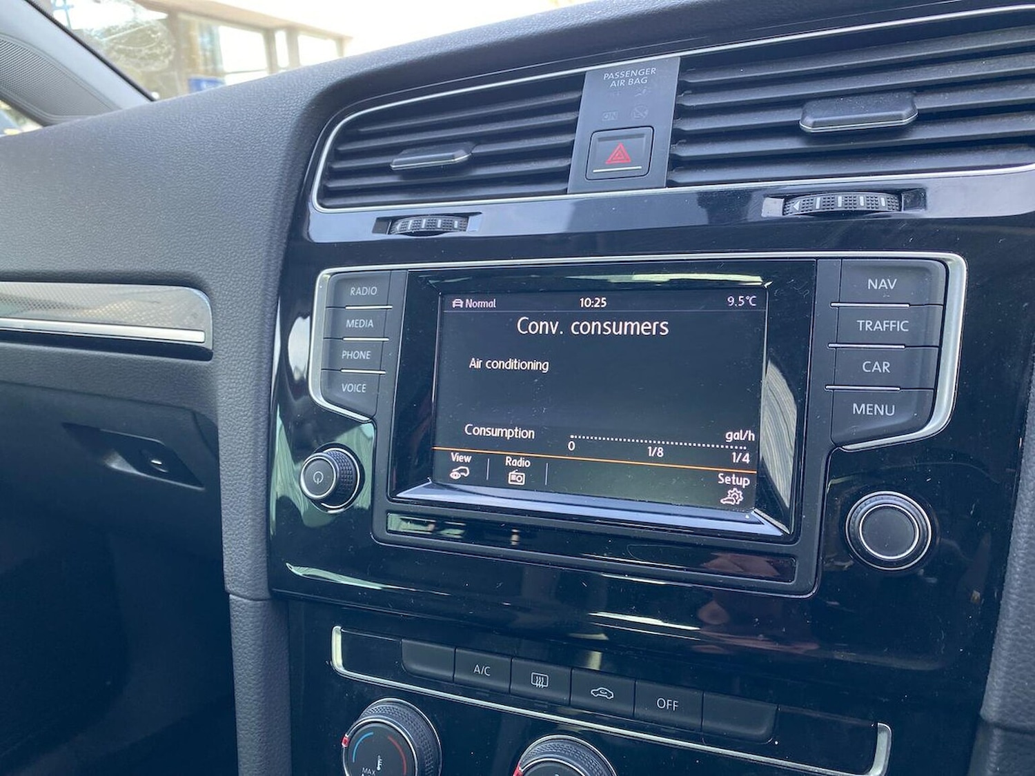 Used Volkswagen Golf 2015 for sale - 76383330: Photo 2