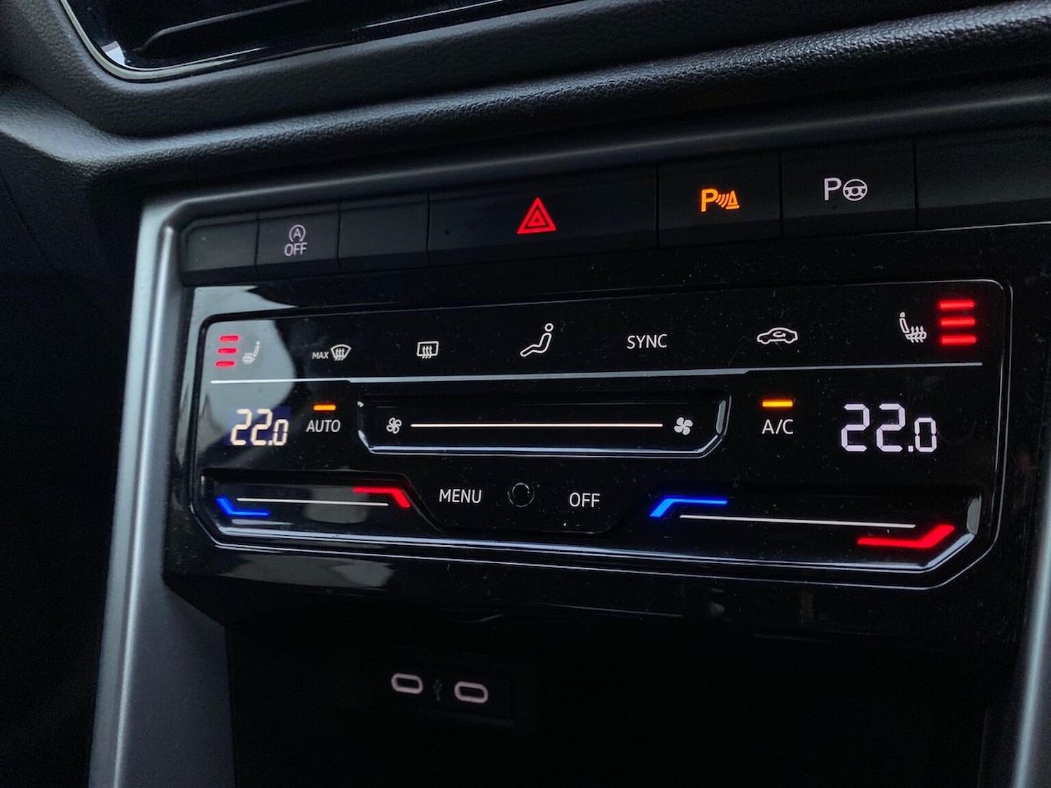 Used Volkswagen T-Roc 2025 for sale - 77069327: Photo 14