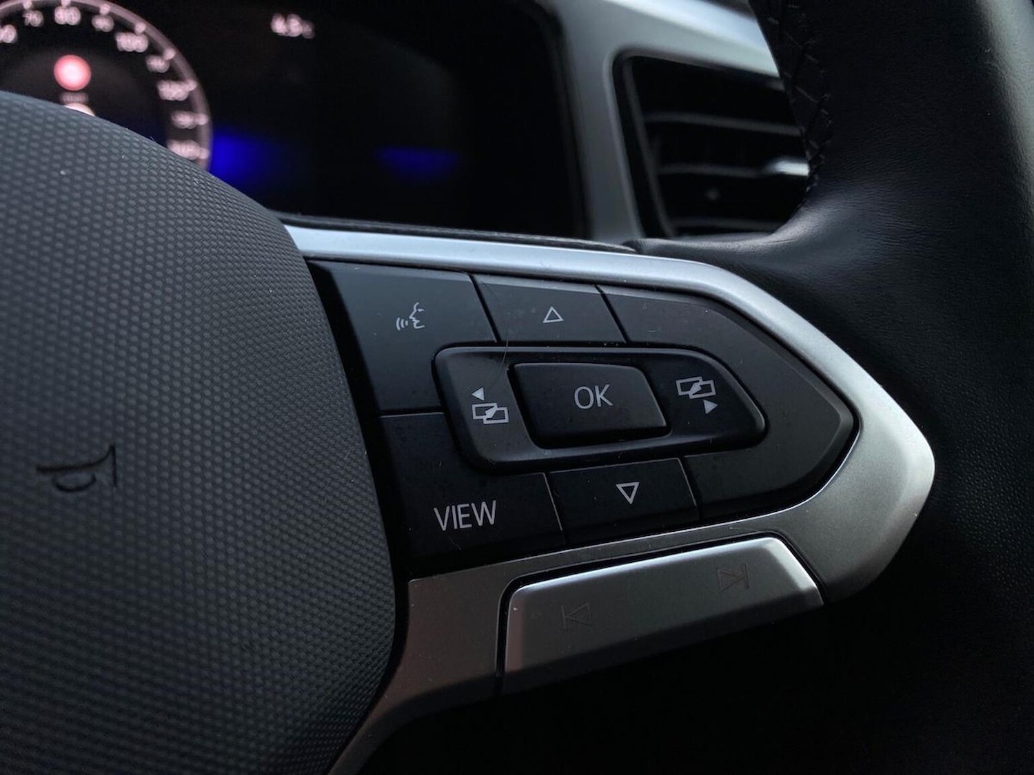 Used Volkswagen T-Roc 2025 for sale - 77069327: Photo 27