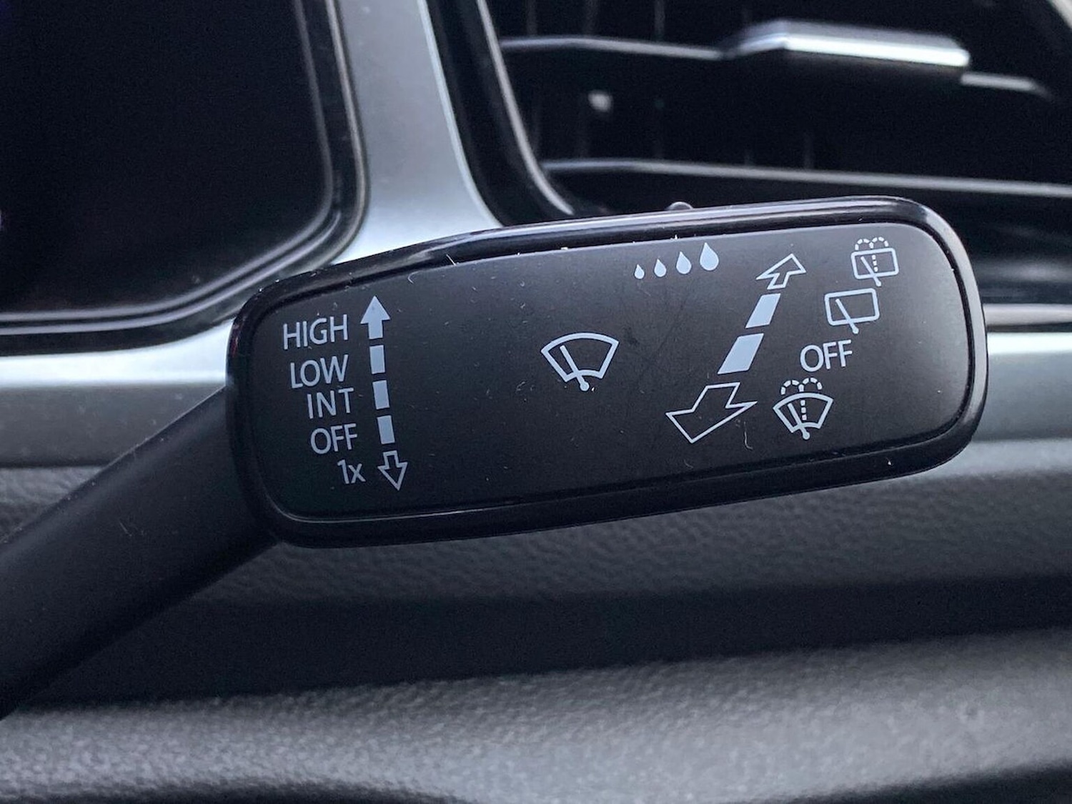 Used Volkswagen T-Roc 2025 for sale - 77069327: Photo 29