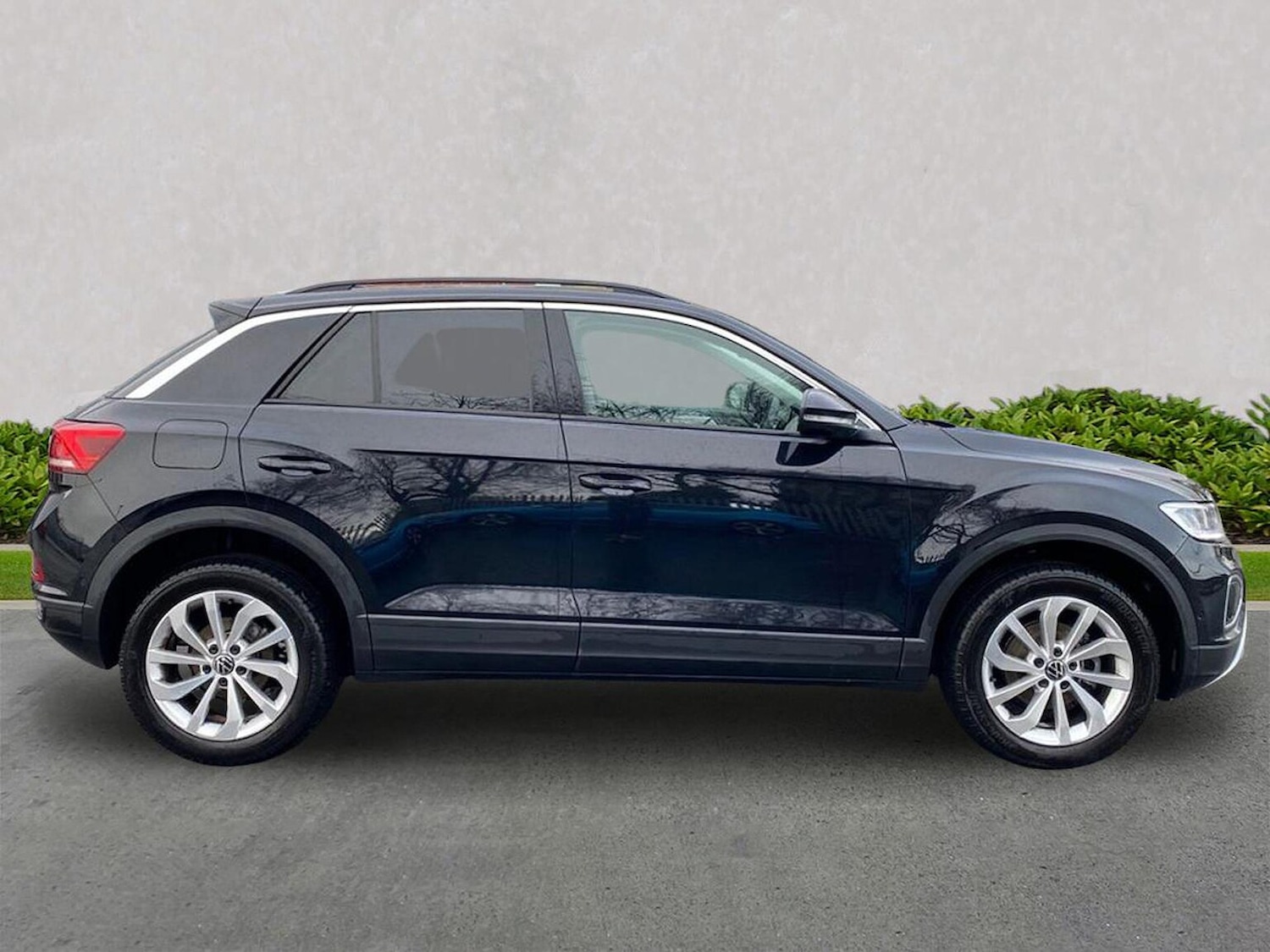 Used Volkswagen T-Roc 2025 for sale - 77069327: Photo 5