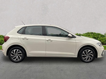 Used Volkswagen Polo 2024 for sale - 76532483: Photo