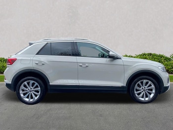 Used Volkswagen T-Roc 2022 for sale - 75958377: Photo