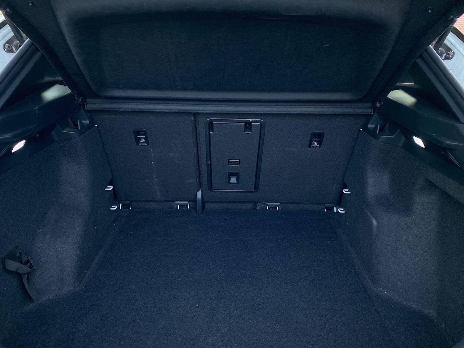 Used Volkswagen ID.4 2022 for sale - 76407403: Photo 17