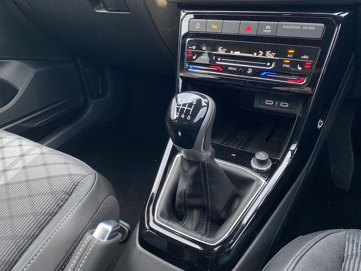 Used Volkswagen T-Cross 2025 for sale - 77056780: Photo 15