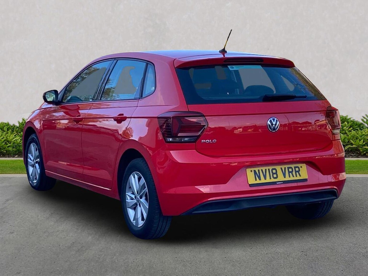 Used Volkswagen Polo 2018 for sale - 76040787: Photo 2