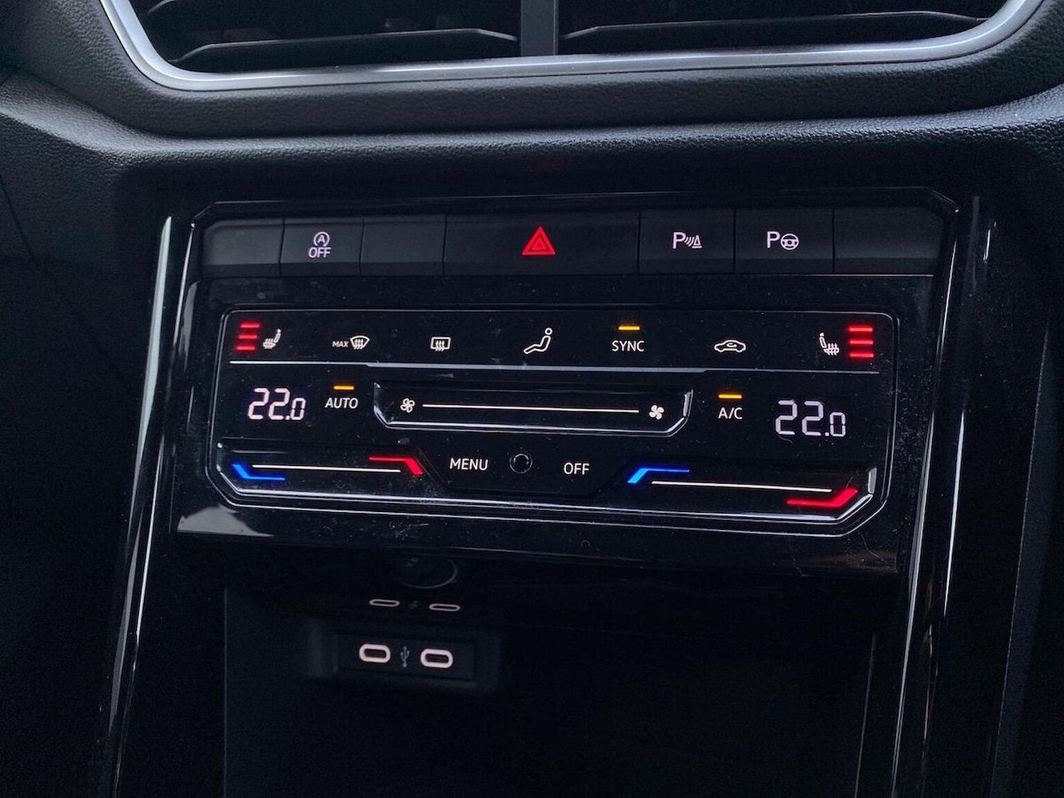 Used Volkswagen T-Roc 2023 for sale - 76510679: Photo 12