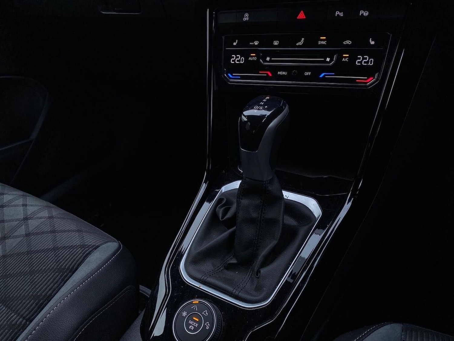 Used Volkswagen T-Roc 2023 for sale - 76510679: Photo 13