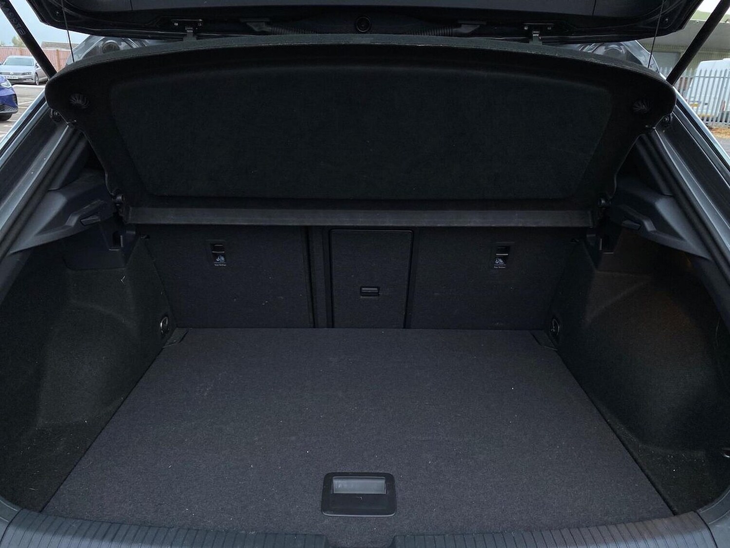 Used Volkswagen T-Roc 2023 for sale - 76510679: Photo 17