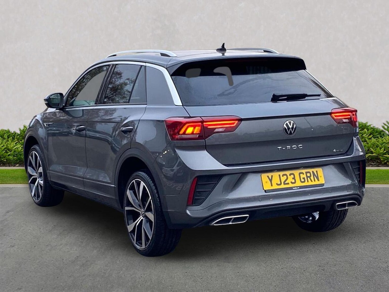 Used Volkswagen T-Roc 2023 for sale - 76510679: Photo 2