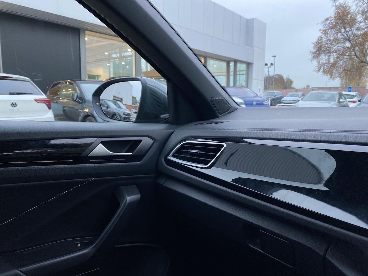 Used Volkswagen T-Roc 2023 for sale - 76510679: Photo 23