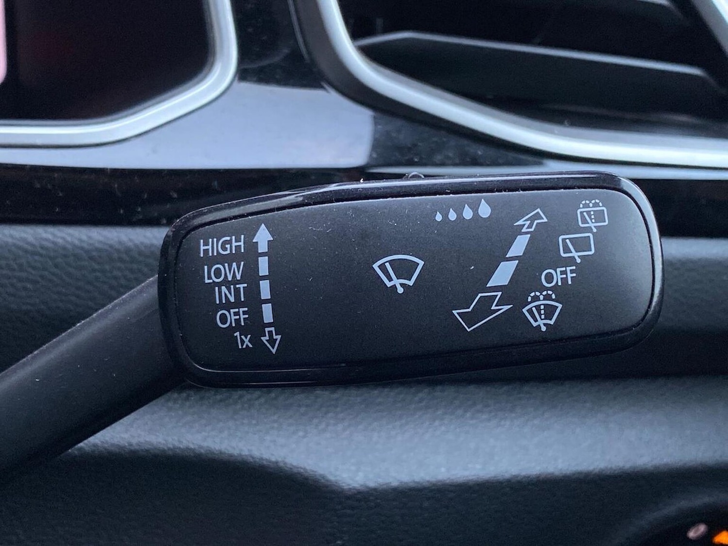 Used Volkswagen T-Roc 2023 for sale - 76510679: Photo 26