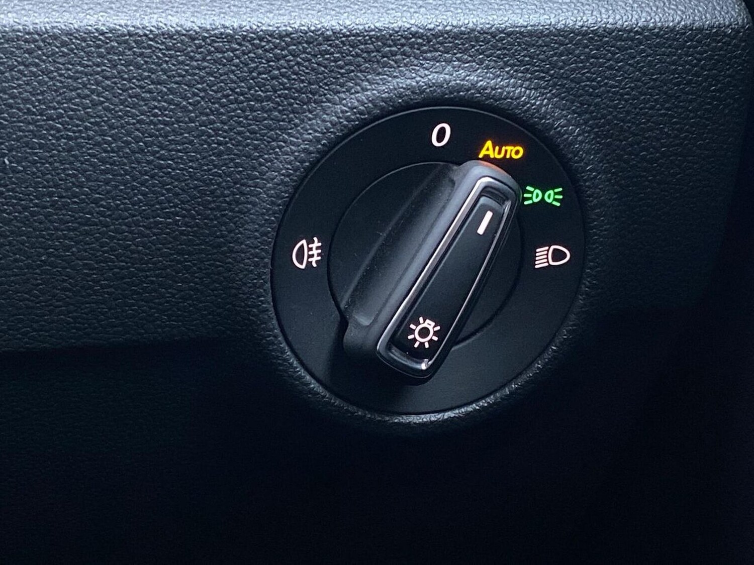 Used Volkswagen T-Roc 2023 for sale - 76510679: Photo 28