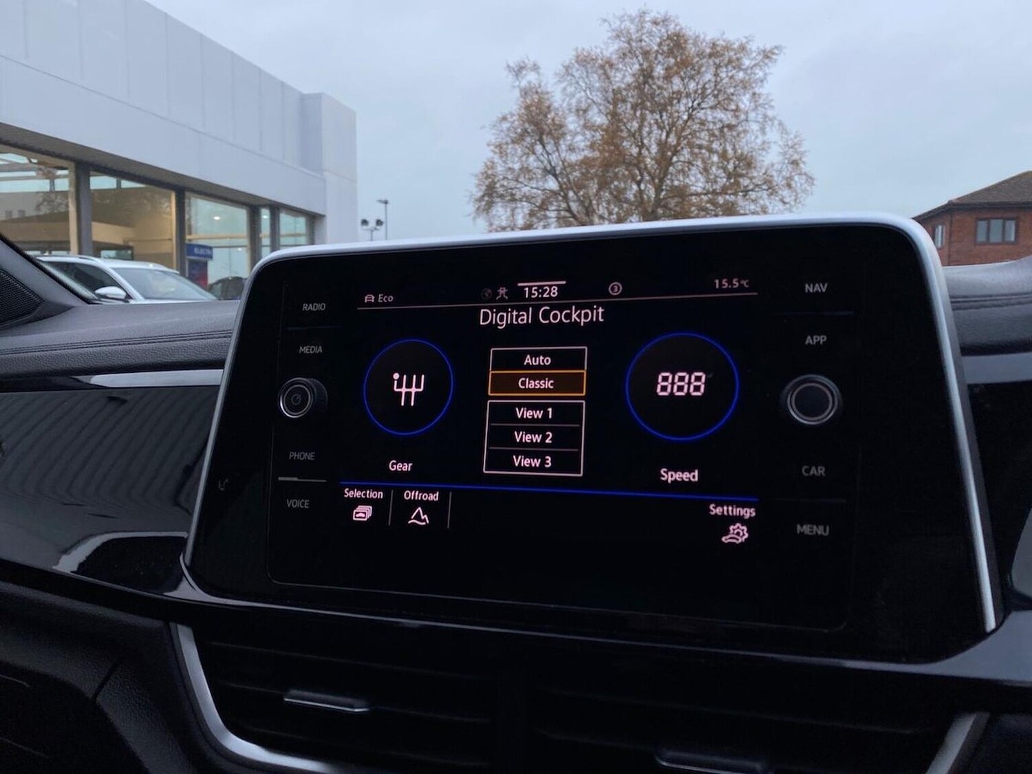 Used Volkswagen T-Roc 2023 for sale - 76510679: Photo 35