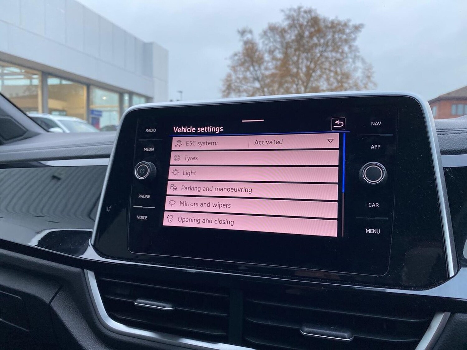 Used Volkswagen T-Roc 2023 for sale - 76510679: Photo 37