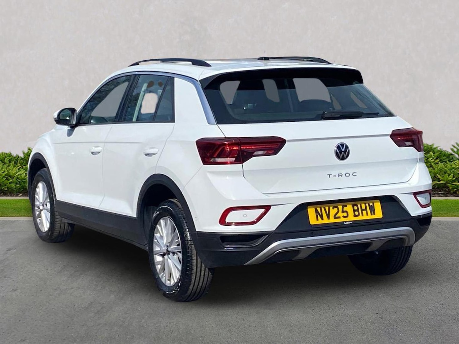 Used Volkswagen T-Roc 2025 for sale - 78194233: Photo 2
