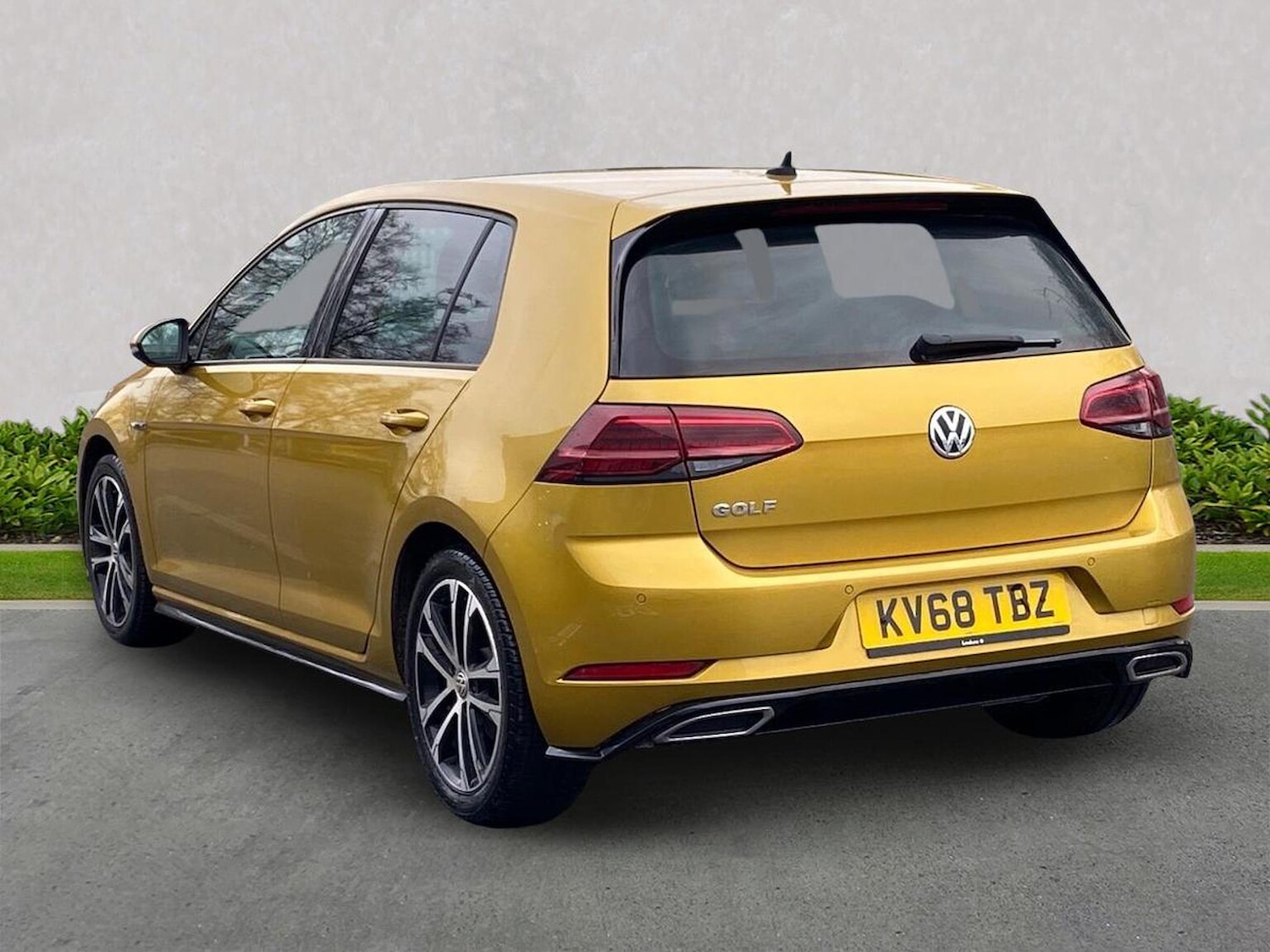 Used Volkswagen Golf 2018 for sale - 77024214: Photo 2