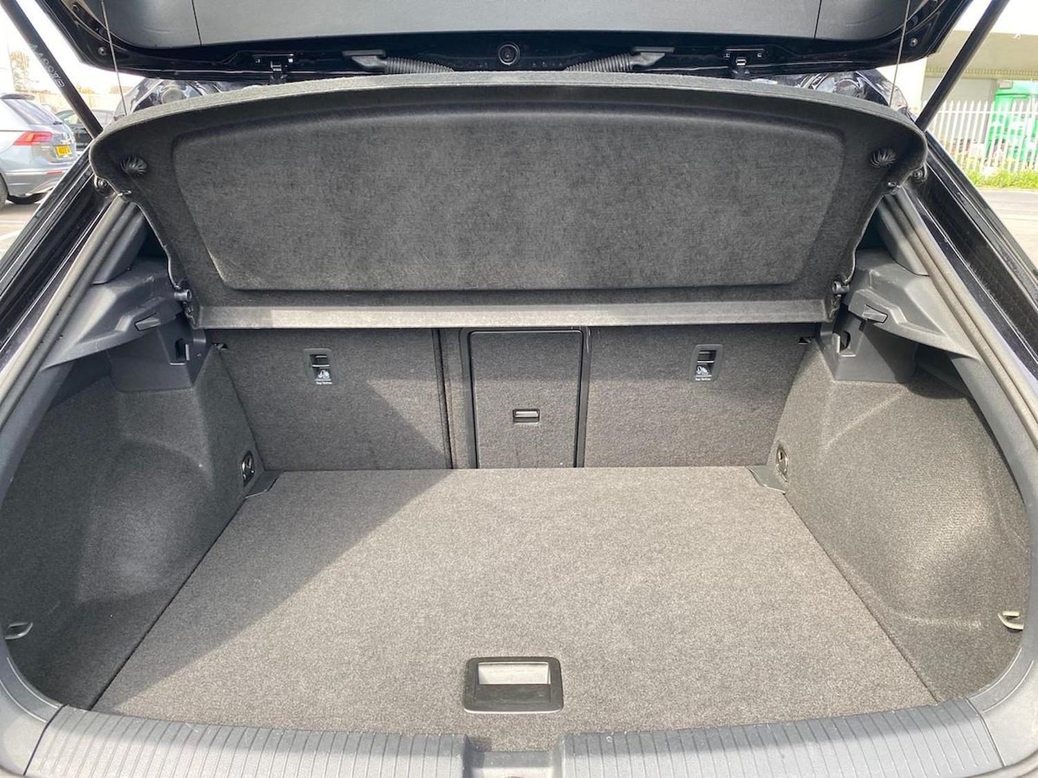 Used Volkswagen T-Roc 2023 for sale - 78194261: Photo 17