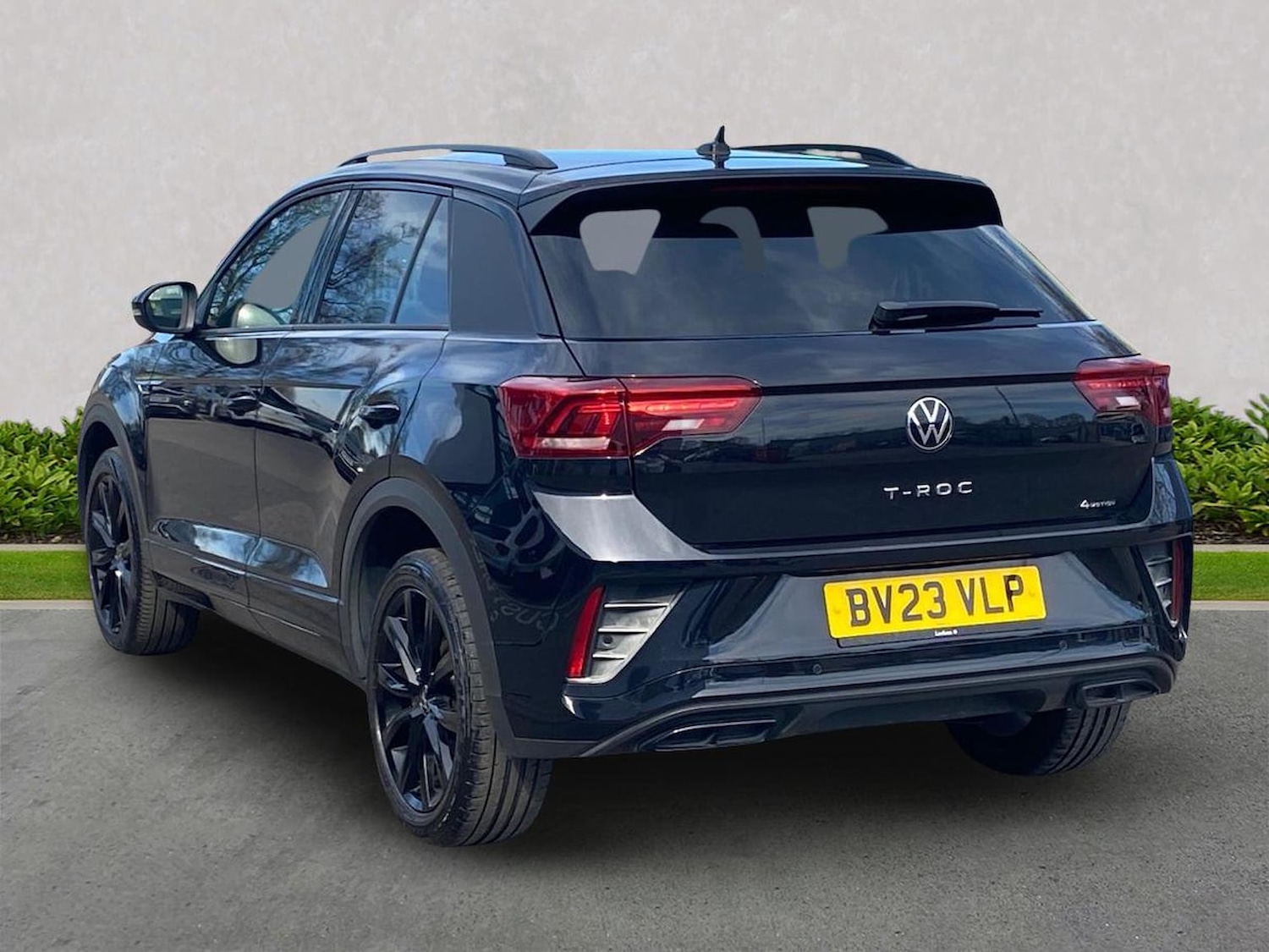 Used Volkswagen T-Roc 2023 for sale - 78194261: Photo 2