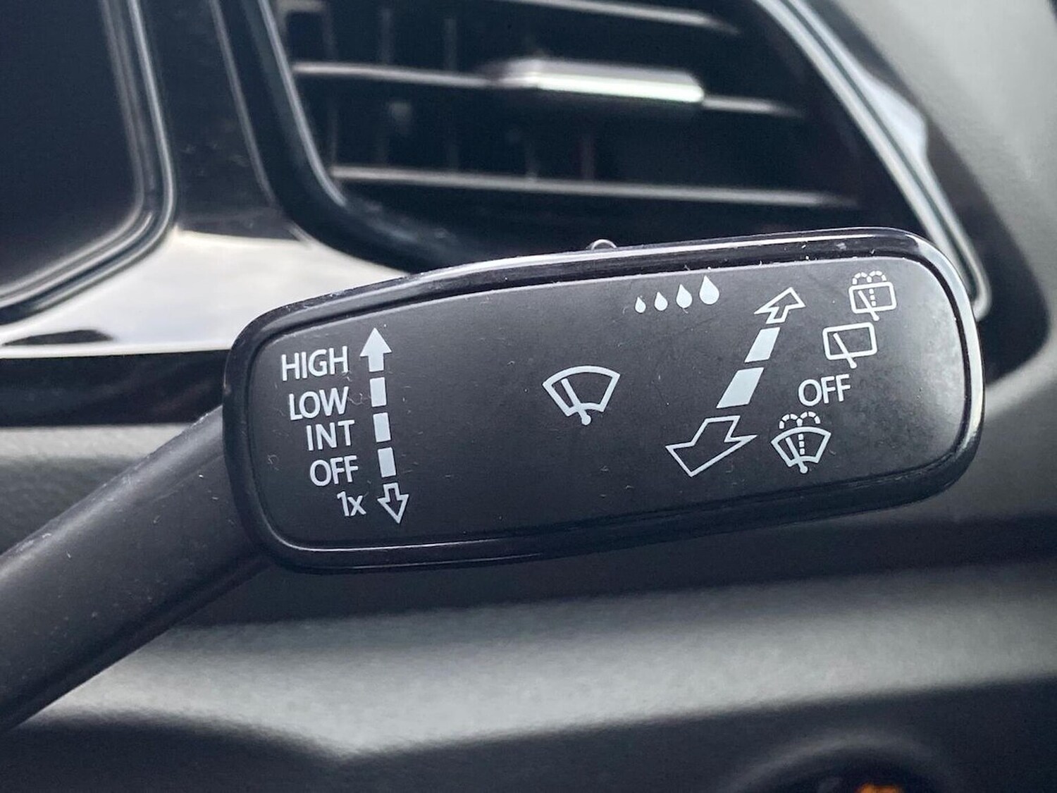 Used Volkswagen T-Roc 2023 for sale - 78194261: Photo 26